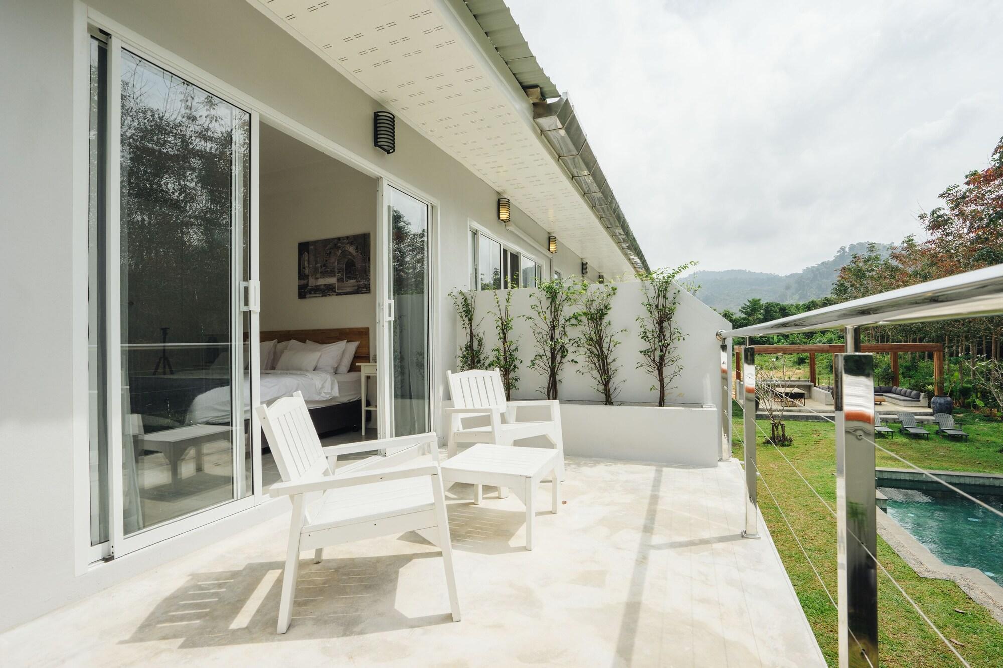 Villa Isara Khao Lak Exterior foto