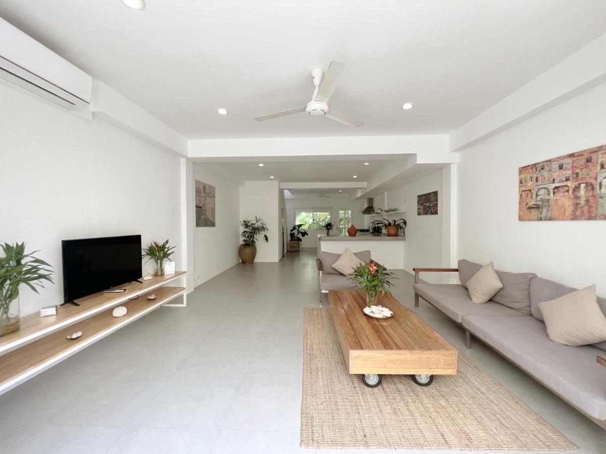 Villa Isara Khao Lak Exterior foto