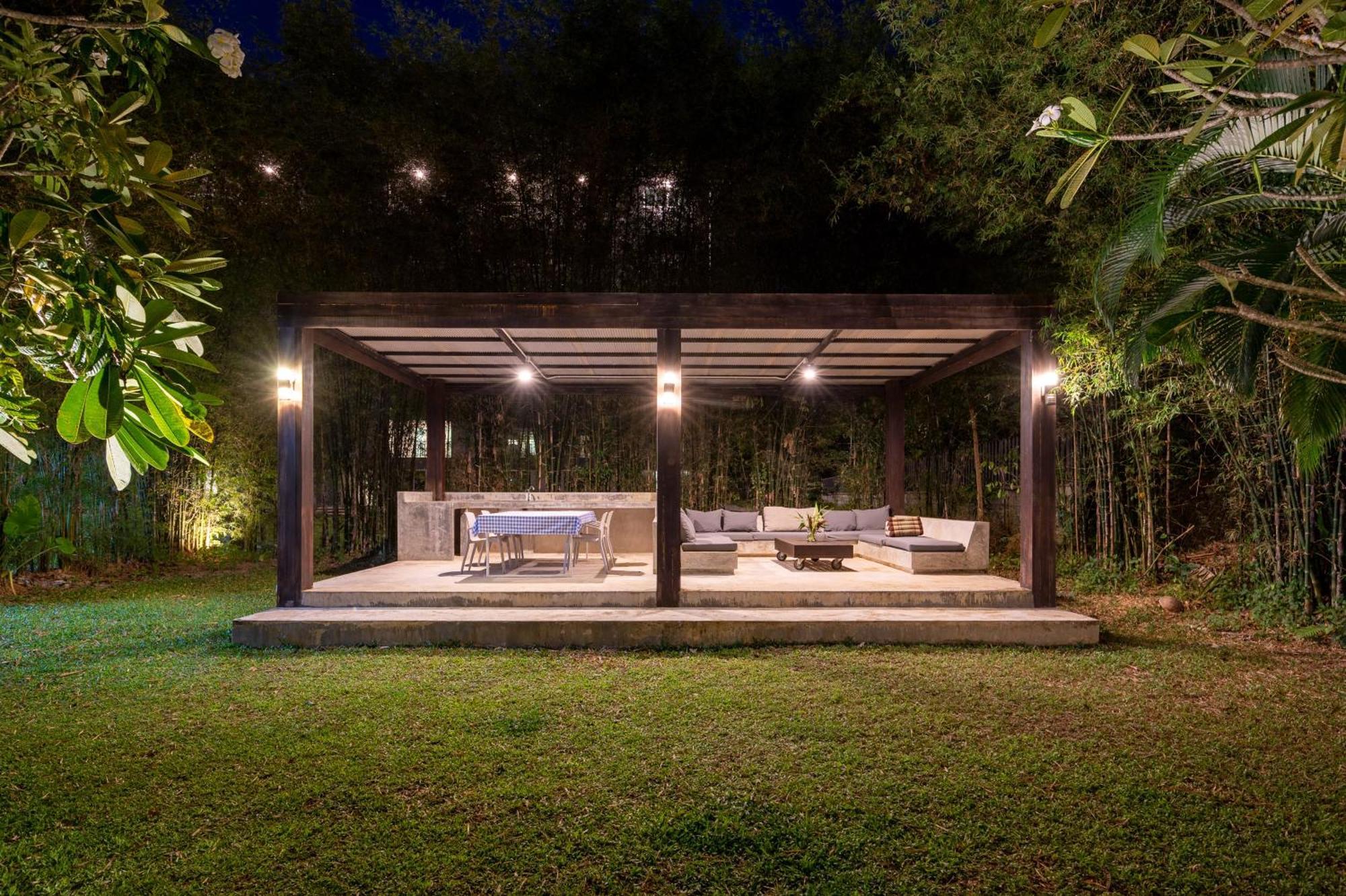 Villa Isara Khao Lak Exterior foto