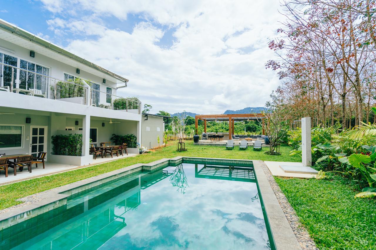 Villa Isara Khao Lak Exterior foto