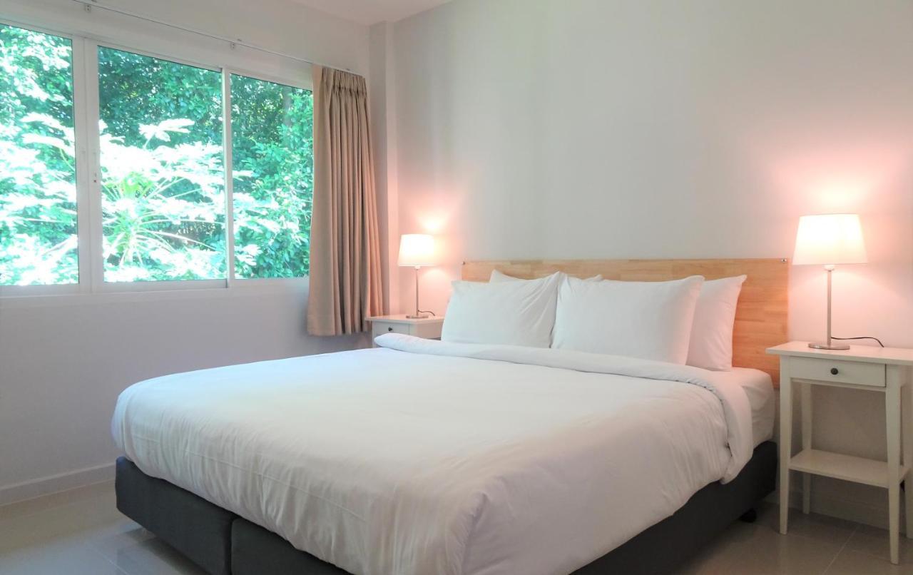 Villa Isara Khao Lak Exterior foto