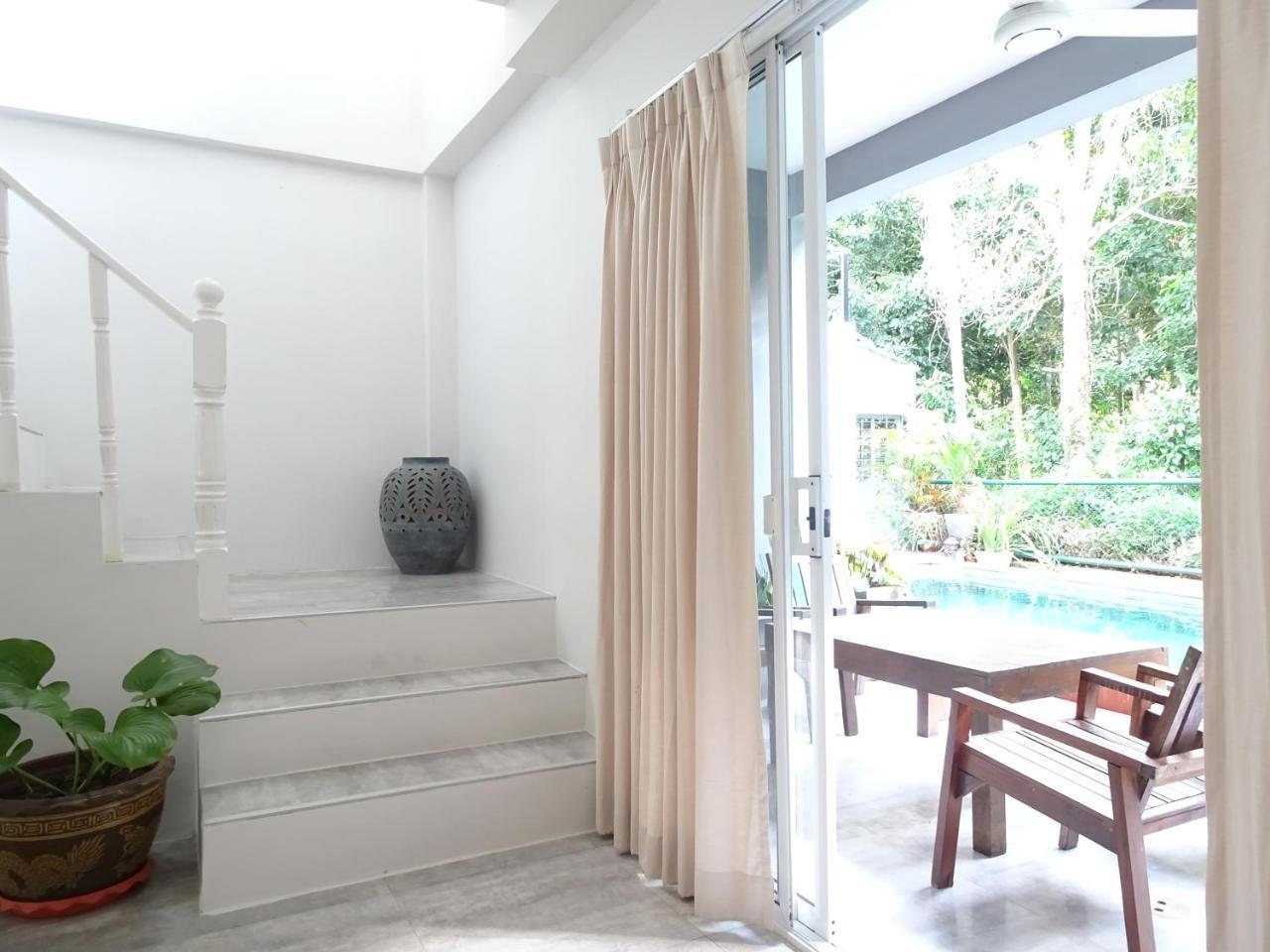 Villa Isara Khao Lak Exterior foto