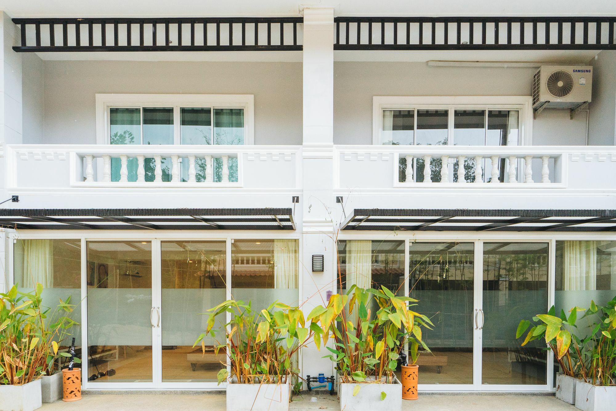 Villa Isara Khao Lak Exterior foto
